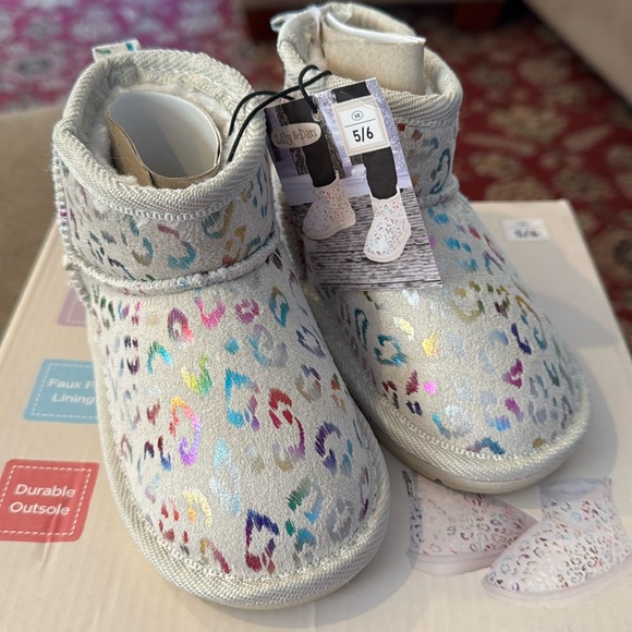 Lily & Dan Other - Toddler Cozy Boots Size 5/6 Toddler Girl Colorful Cheetah Print Faux Fur (TD)